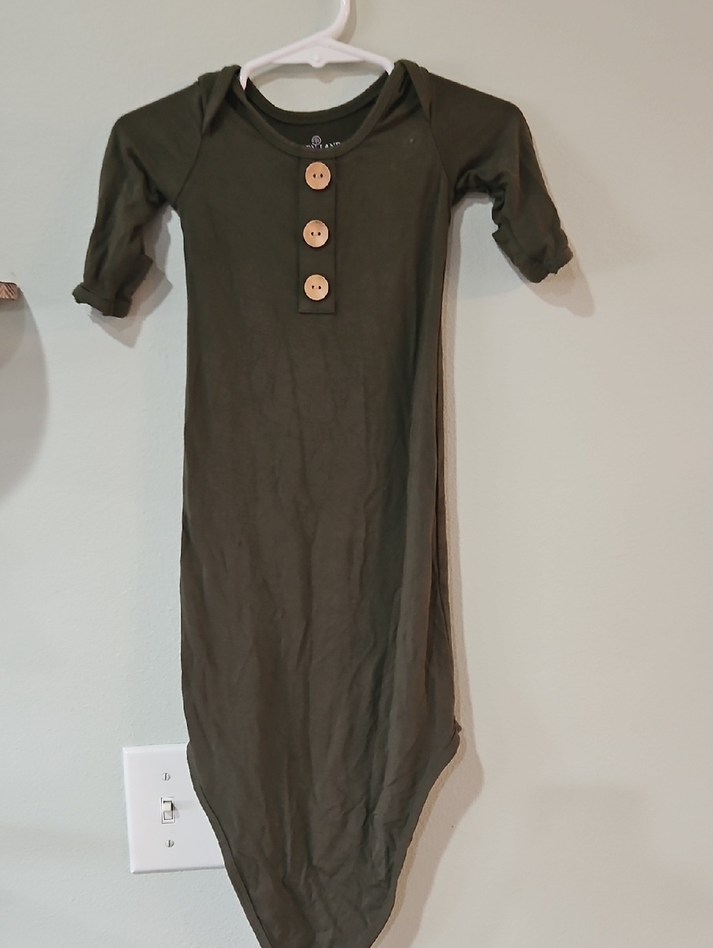Caden Lane Newborn Gown & Hat Set Neutral Green
